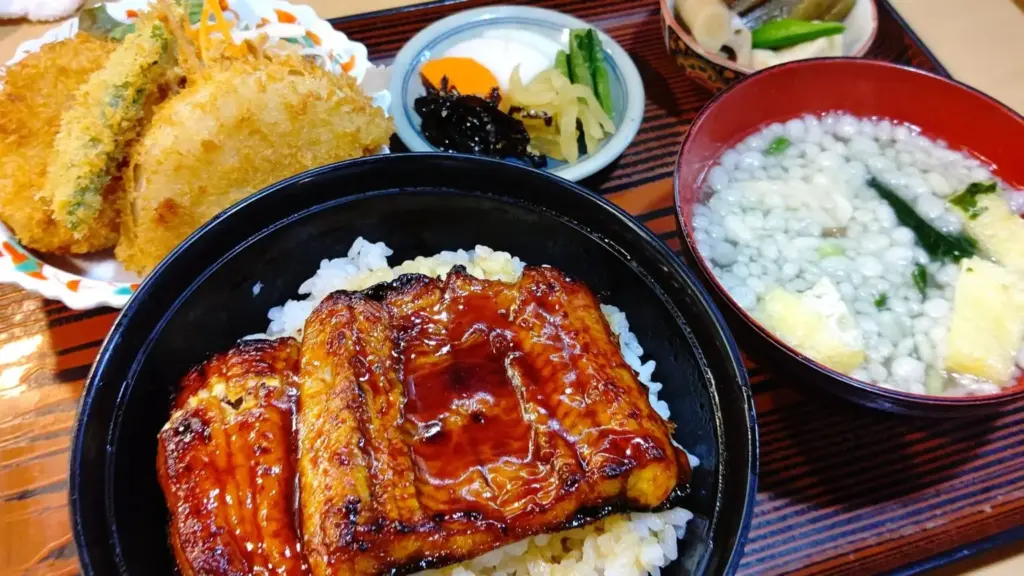 富士宮市【お食事処山下】うな丼に刺身と小鉢が付いて1800円とリーズナブルなうな丼定食!ダヤンテールblog