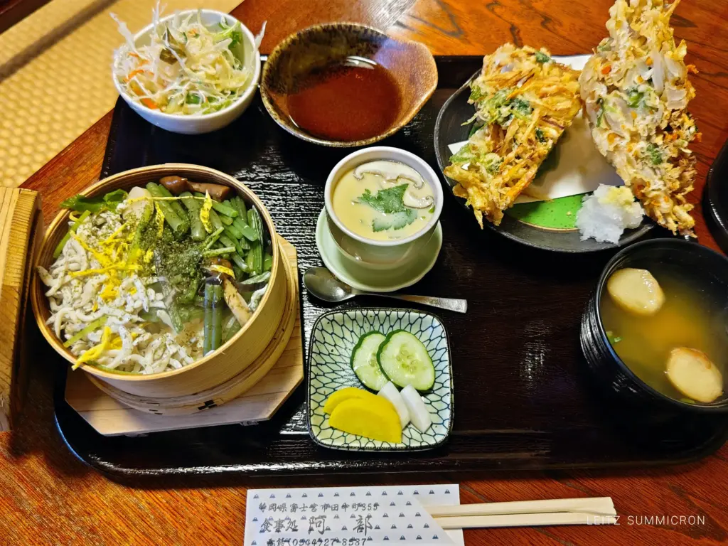 富士宮市【食事処 阿部】予約を強く推奨!満席も珍しくない富士宮で大人気の和食店!ランチ限定『小わっぱセット』と人気メニュー『もつ炒め定食』!ダヤンテールblog