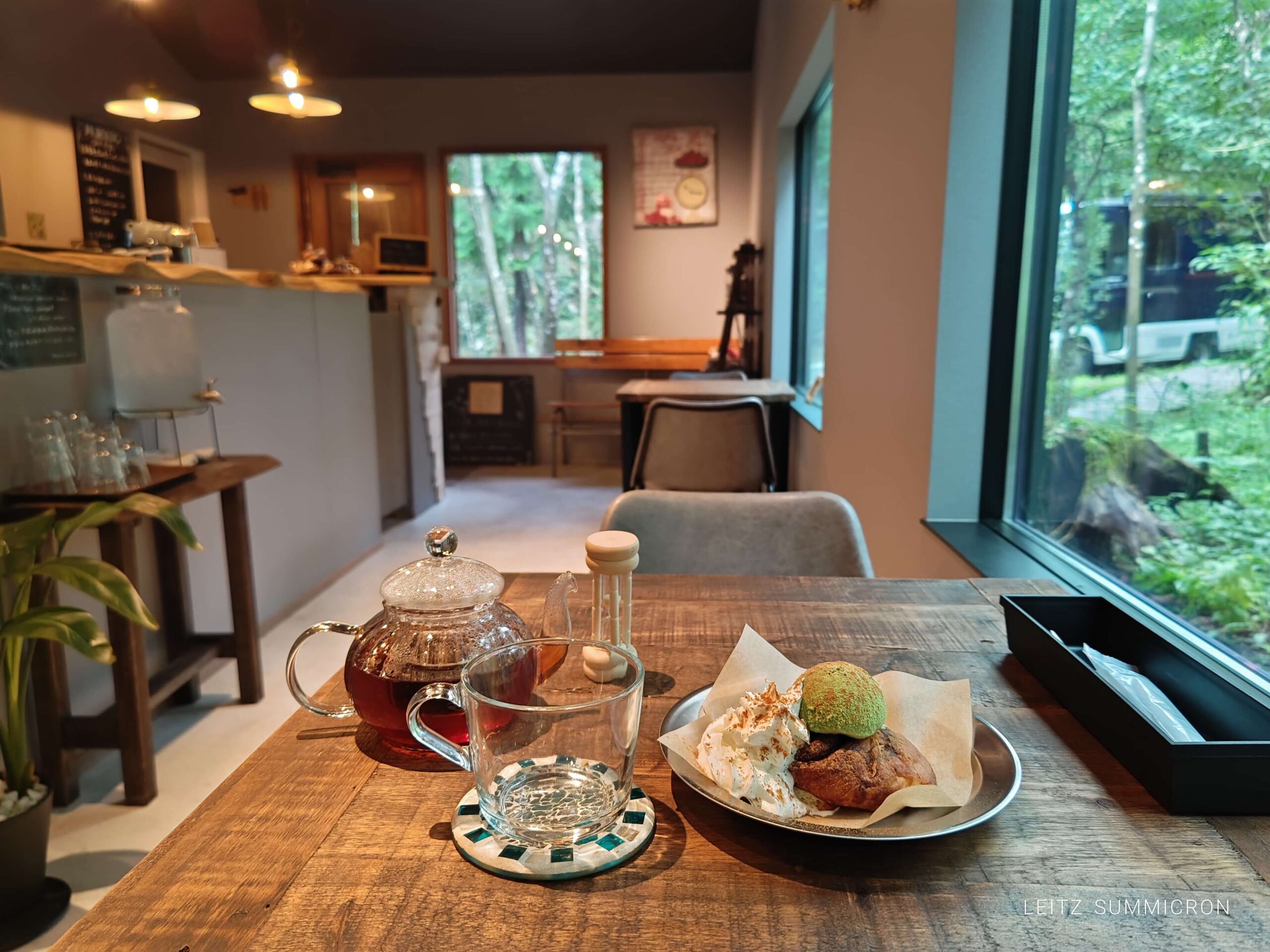 富士宮市【mame no ne】昨年末に完成した屋内イートイン席であったかシナモンロールとアップルティー！室内にいながら森林浴効果がありそう♪ダヤンテールblog