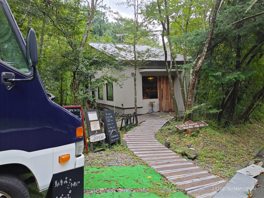 富士宮市【mame no ne】昨年末に完成した屋内イートイン席であったかシナモンロールとアップルティー!室内にいながら森林浴効果がありそう♪ダヤンテールblog