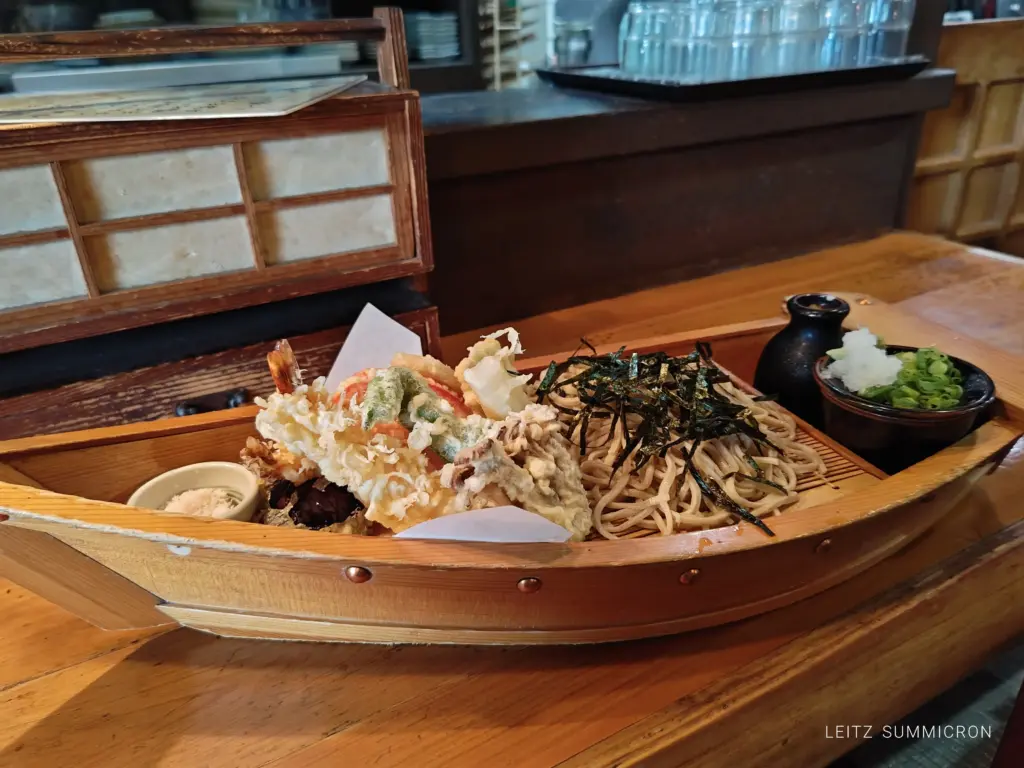 富士宮市【志ほ川外神店】時が止まる!無数のレトロランプが提がる蕎麦屋で舟盛り天ざる!ダヤンテールblog
