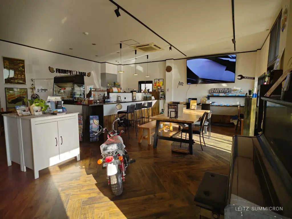 富士宮市【FUJINOMIYA BASE Cafe（フジノミヤベースカフェ）】車の整備工事に隣接した、お洒落で気がるなカフェ！メニュー豊富でリーズナブル！ダヤンテールblog
