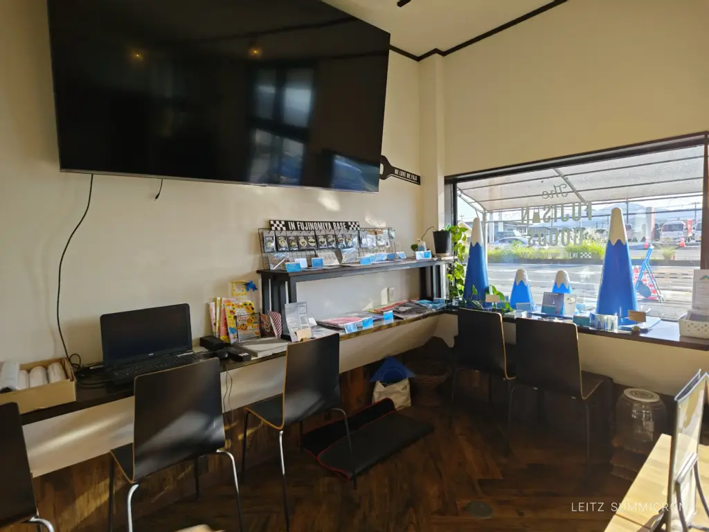 富士宮市【FUJINOMIYA BASE Cafe（フジノミヤベースカフェ）】車の整備工事に隣接した、お洒落で気がるなカフェ！メニュー豊富でリーズナブル！ダヤンテールblog