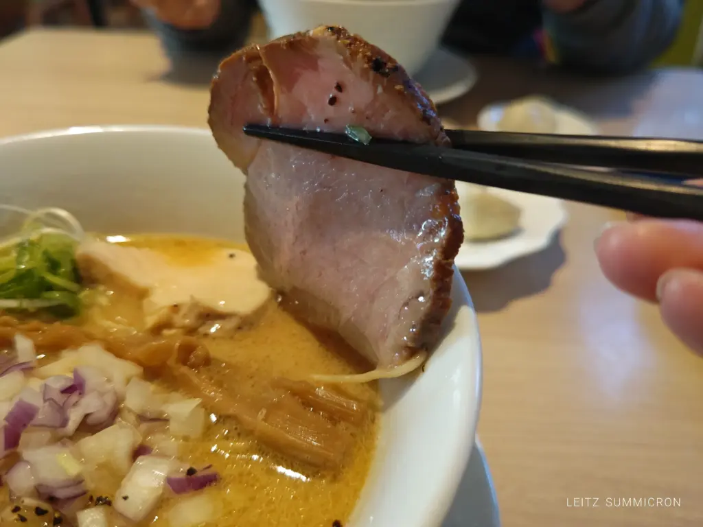 富士宮市【麺屋 虎々】お洒落で明るいカフェの様な雰囲気の店内で、限定『鶏白湯麺』と焼き小籠包のようなビジュアルの肉汁餃子!ダヤンテールblog