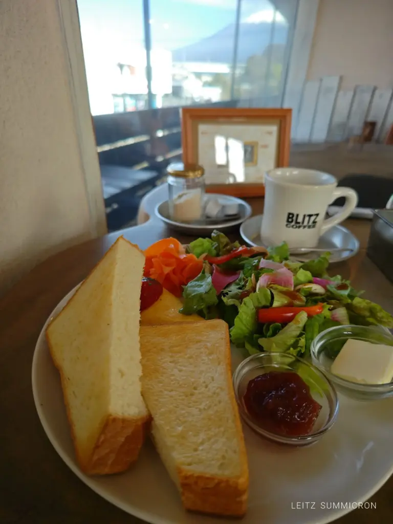 富士市【BLITZ COFFEE】店内から富士山がみえるカフェ!避暑リーゾート地でいただくようなお洒落なビジュアルワンディッシュモーニング!ダヤンテールblog