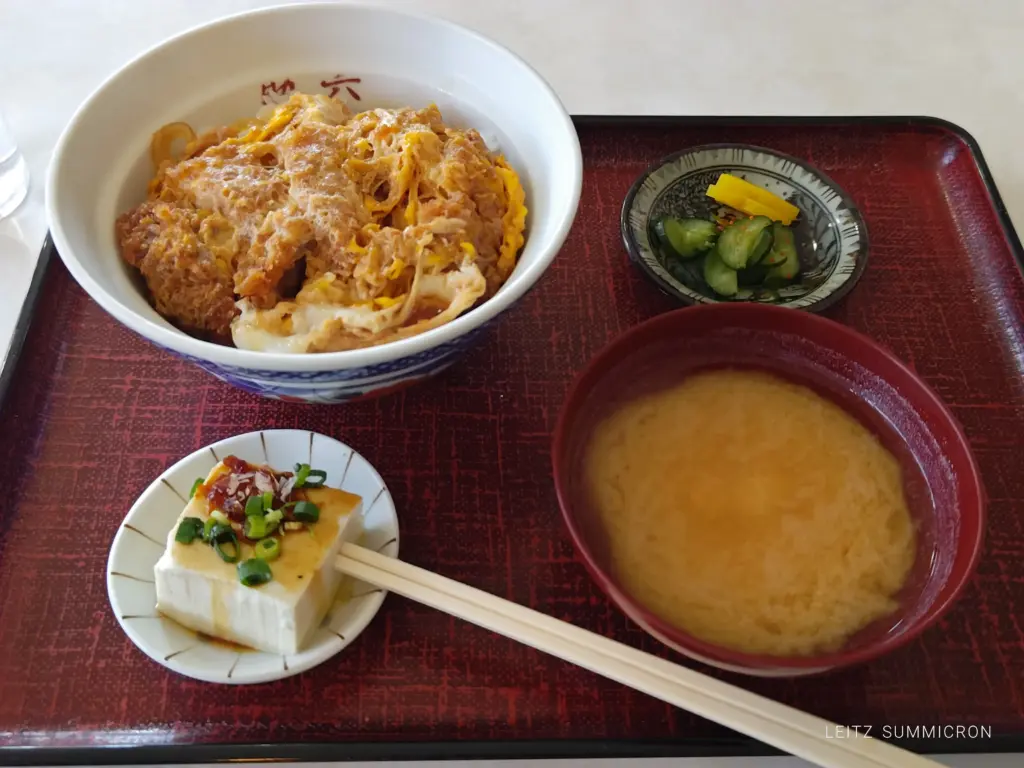 富士市【助六食堂】地元密着型の活気に溢れた小さな食堂で満足『カツ丼』！ダヤンテールblog