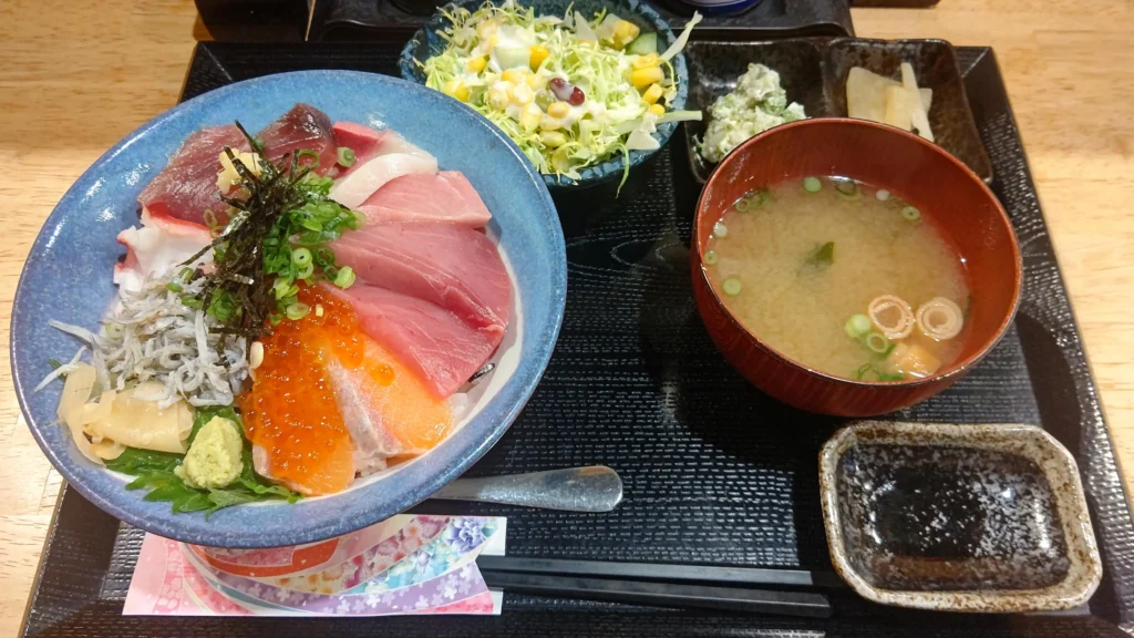 富士宮市【美酒佳肴和っしょい】居酒屋のリーズナブルランチ！1000円のおまかせ刺身定食！ダヤンテールblog