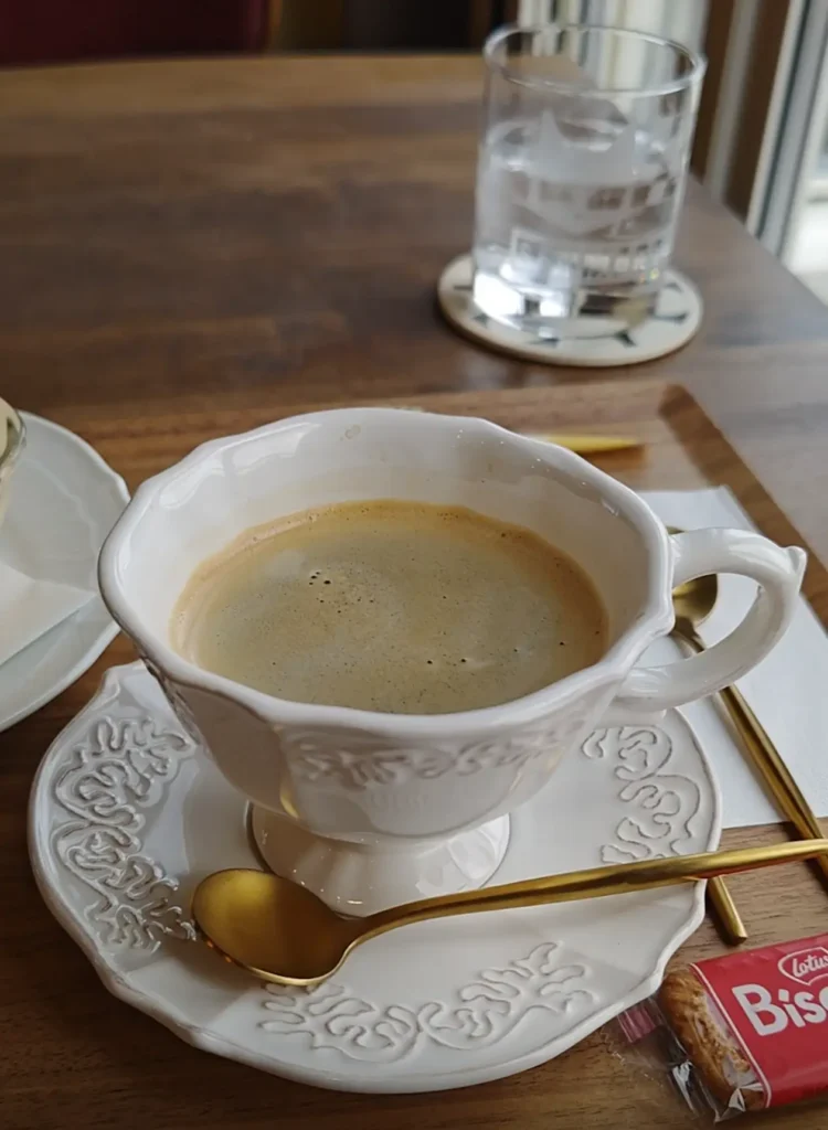 富士宮市【カフェ・アズーロ（caffe Azzurro】富士山の全景が見渡せる高台住宅街の大人の隠れカフェ！ダヤンテールblog