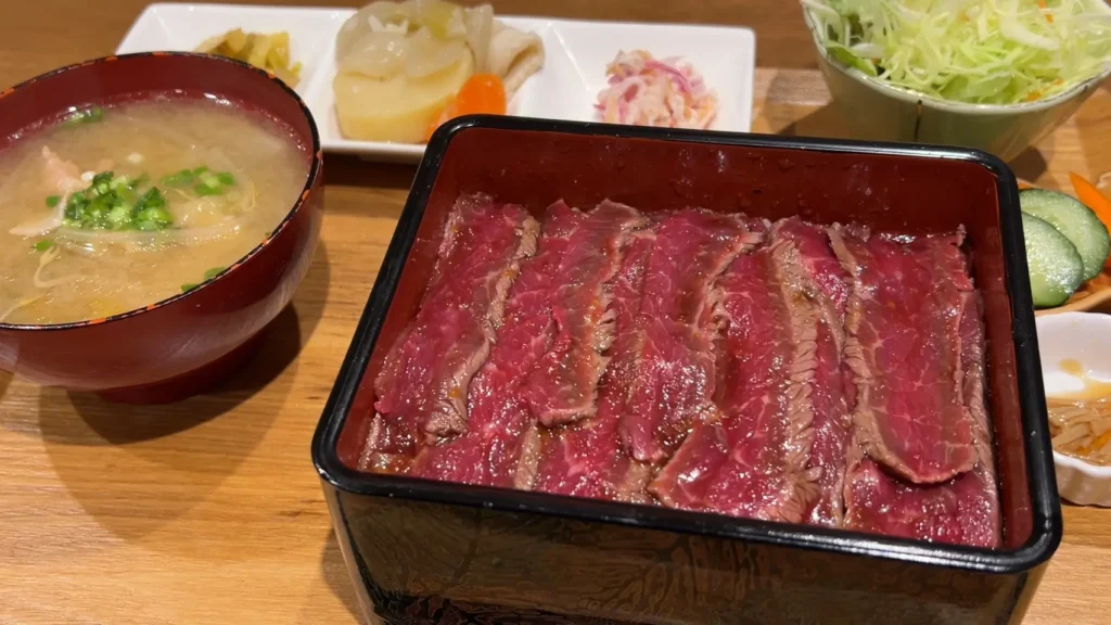 富士宮市【みんなのおかん。】『みんなのおかん。定食』1500円(別)にはおかん。の全てが集約されている!迷ったらコレ!ダヤンテールblog