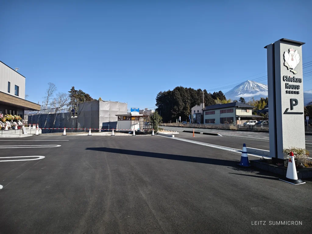 富士宮市【チキンハウス(青木養鶏場)】2026年2月18日、隣接した敷地に移転オープン!希少部位の焼き鳥など30種以上!総菜弁当も人気のブランド『富士の鶏』がキャンパーにも地元民にも人気の直売所が広く綺麗に利用しやすくなりました!ダヤンテールblog