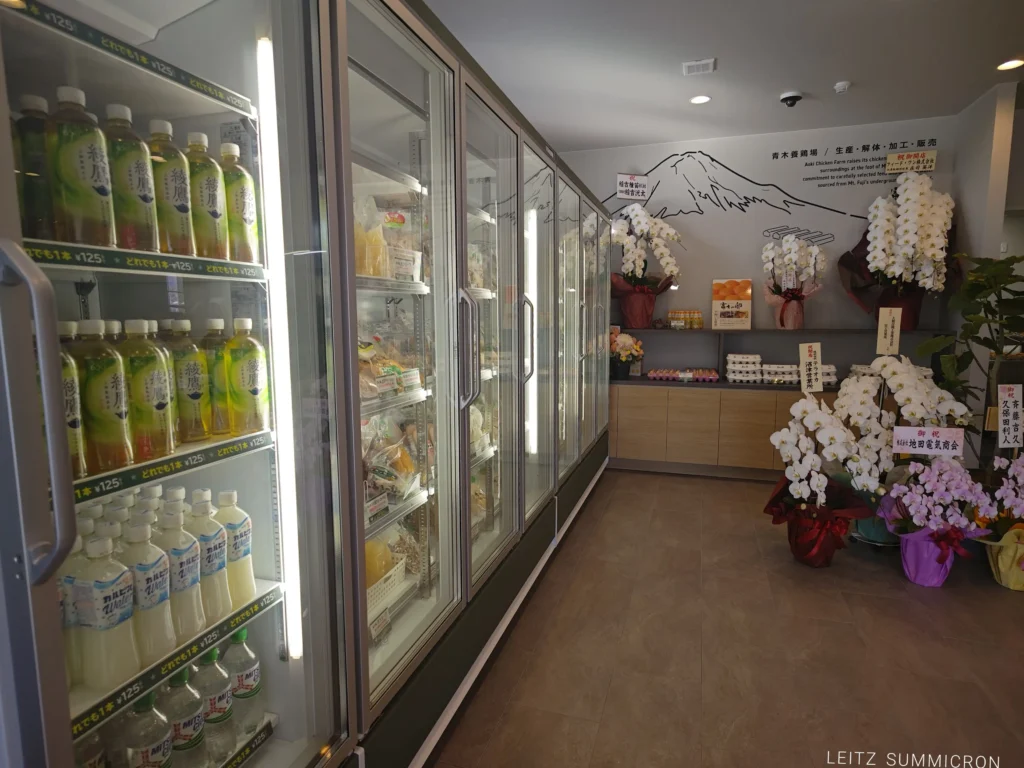 富士宮市【チキンハウス(青木養鶏場)】2026年2月18日、隣接した敷地に移転オープン!希少部位の焼き鳥など30種以上!総菜弁当も人気のブランド『富士の鶏』がキャンパーにも地元民にも人気の直売所が広く綺麗に利用しやすくなりました!ダヤンテールblog