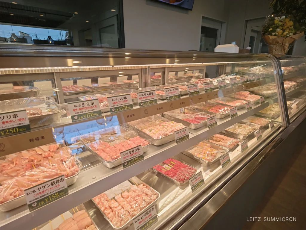 富士宮市【チキンハウス(青木養鶏場)】2026年2月18日、隣接した敷地に移転オープン!希少部位の焼き鳥など30種以上!総菜弁当も人気のブランド『富士の鶏』がキャンパーにも地元民にも人気の直売所が広く綺麗に利用しやすくなりました!ダヤンテールblog