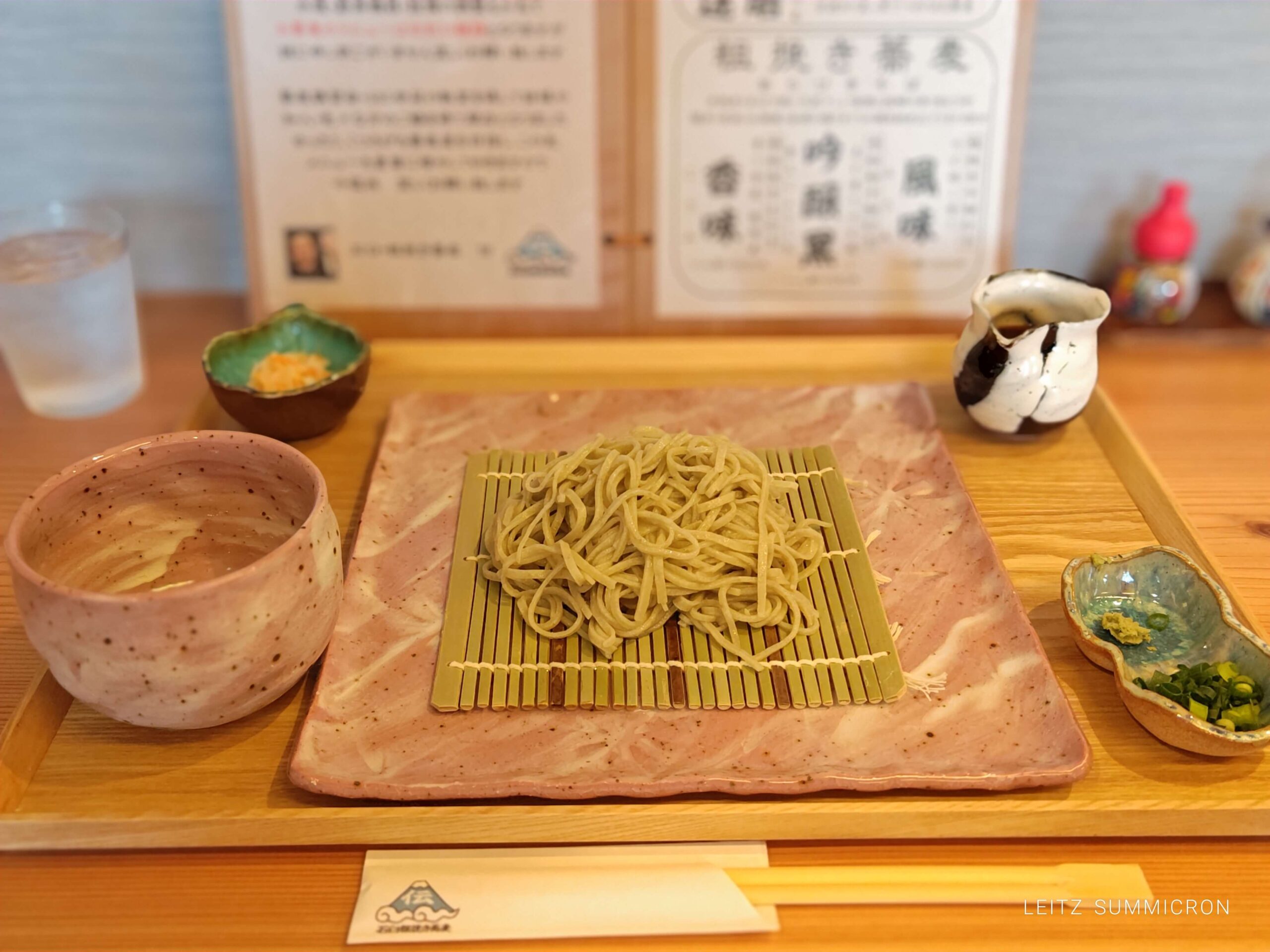 富士宮市【石臼・粗挽き蕎麦 伝】2026年２月、JR富士宮駅南口から徒歩６分の好立地にオープン！名店の遺伝子を受け継ぐ蕎麦店は『富士山手打ち蕎麦学会』の会長さんが店主を務めるお店！ダヤンテールblog