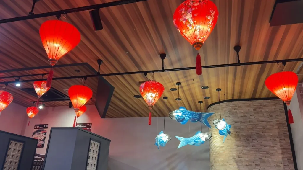 富士市【香香飯店 富士駅前店】３月５日富士本町通りにオープン！赤ちょうちんが提がる異国情緒たっぷりの明るい店内で本格中華！石焼き麻婆豆腐と担々刀削麺が美味しかった！ダヤンテールblog