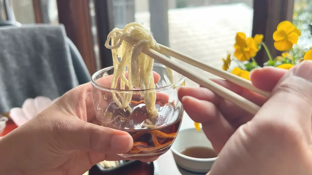 富士宮市【掬水ラウンジ・蕎麦処】浅間大社湧玉池に佇む歴史ある宿泊施設『掬水』のラウンジで金・土のみ営業する蕎麦cafeが3月20日オープン!ダヤンテールblog