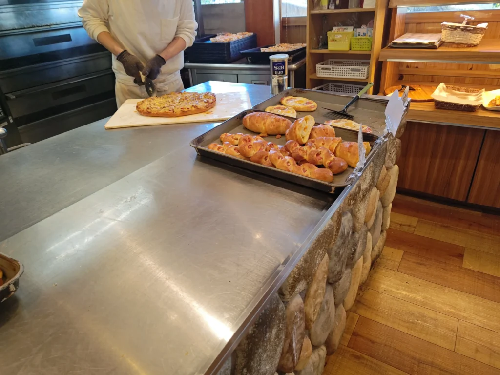 富士市【パンのくに。】開店アタックor取り置き予約推奨！子連れにも嬉しい富士市ベーカリー『パンのくに。』に行ったらこれも！１番人気カレーパン以外の美味しいお勧めパン！ダヤンテールblog