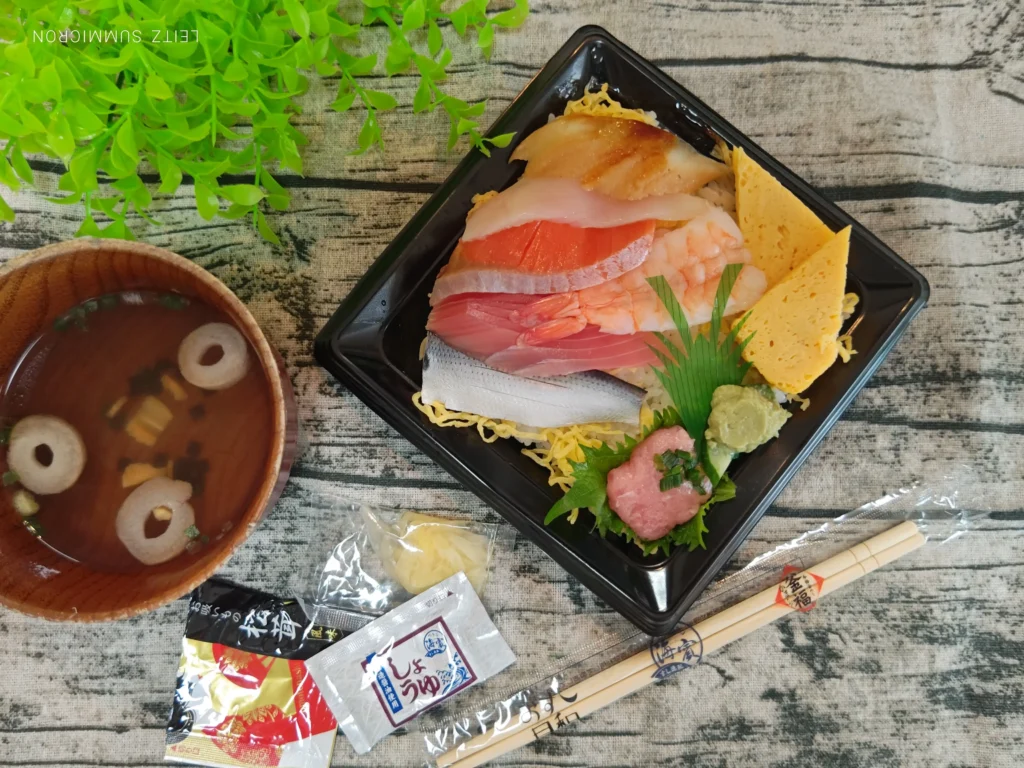 富士宮市【つきじ海賓 富士宮店】税込み500円の持ち帰り専門の6メニュー!この『花ちらし』、コスパタイパとも最強では!?ダヤンテールblog