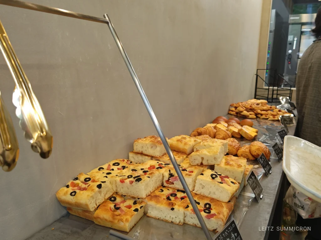 富士市【komorebi bakery＆coffee】富士市役所西側に４月23日オープンしたパンと珈琲のテイクアウトの店！しらすガーリックフランスなどのハード系が美味！ダヤンテールblog