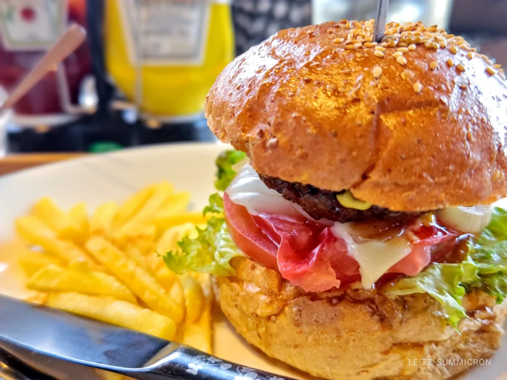 富士宮市【The Rich Burger（ザ・リッチバーガー）】人気焼肉店直営のお洒落な雰囲気の女性に大人気ハンバーガーショップ！落ち着いた雰囲気の店内でボリューミー・リーズナブルハンバーガーセットチョイス！ダヤンテールblog