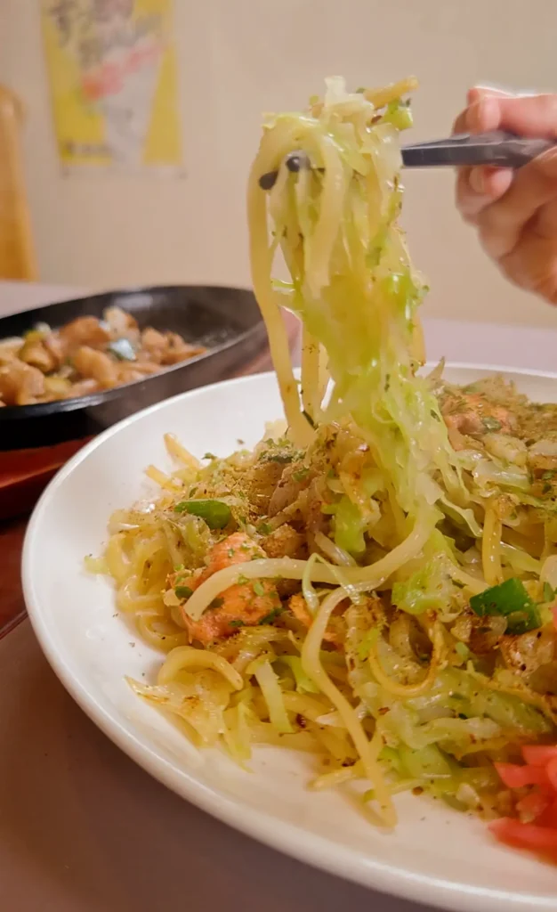 富士宮市【けやき坂】富士宮焼きそば製麺所『曽我めん』を使用した良心的価格の『富士宮焼きそば』を食べられる穴場的なお店！『にじます魚醤焼きそば』食べて来ました！ダヤンテールblog