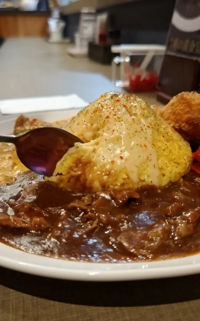 富士宮市【孤高のカレー屋】夜営業割烹居酒屋がランチにのみ提供する究極の黄金富士山カレー!2種あいがけも無料で旨い!安い!満足!がそろい踏み!ダヤンテールblog