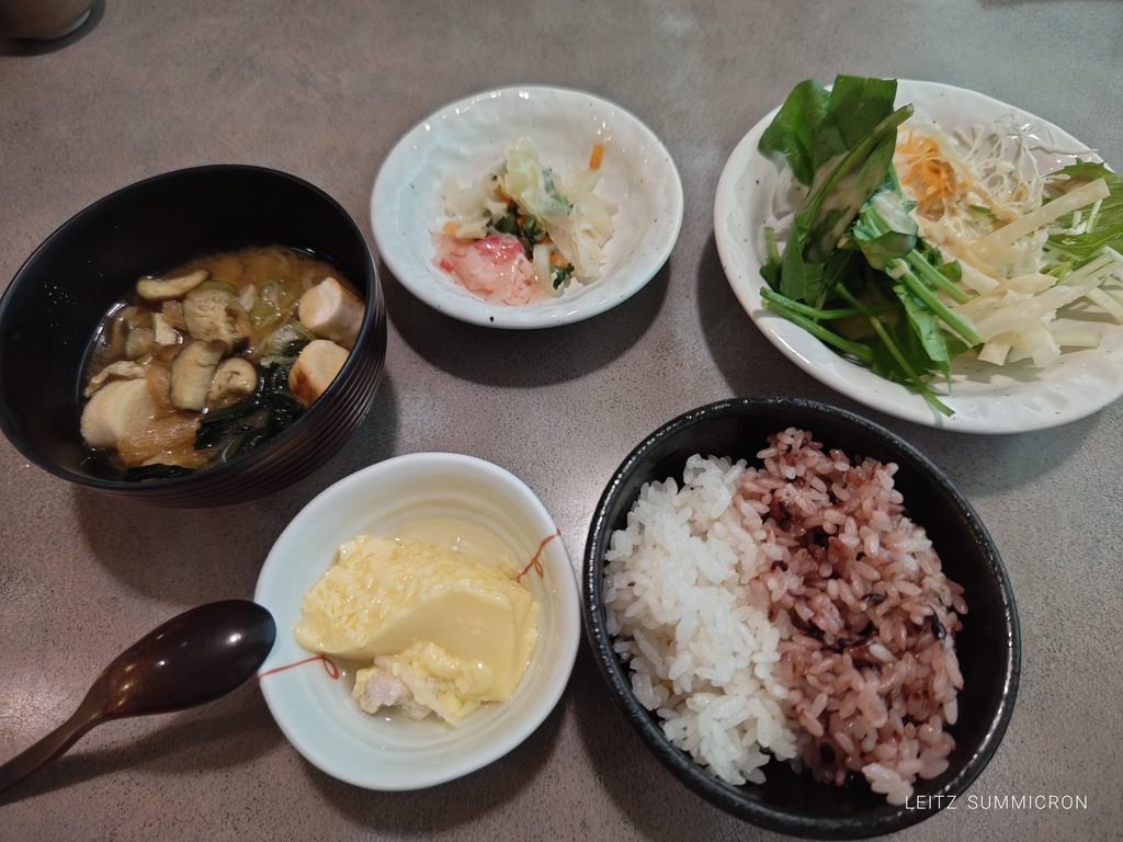 富士宮市【かさねとんかつ かつ銀富士宮阿幸地店】ランチは18時まで！メインなしビュッフェランチが時間制限なし！フリードリンク！デザートまで付いて税抜き1050円の良コスパ！ダヤンテールblog