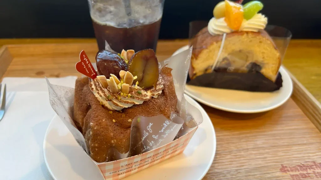 富士宮市【dimanche matin(ディマンシュマタン)】大きな窓から見える富士山を眺めながら、大人の秘密基地の様なイートインで季節のスイーツを!ダヤンテールblog