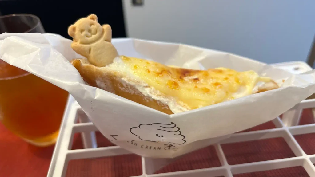 富士市【生クリーム専門店くりーむん】JR富士駅北口から西へ徒歩数分の場所に10月25日オープンした、甘さ超控えめのふわふわ生クリームをたっぷり使ったスイーツ店オープン！クリームブリュレトッピングが香ばしくって美味しい！求肥の入った生クリーム最中もおすすめ！ダヤンテールblog