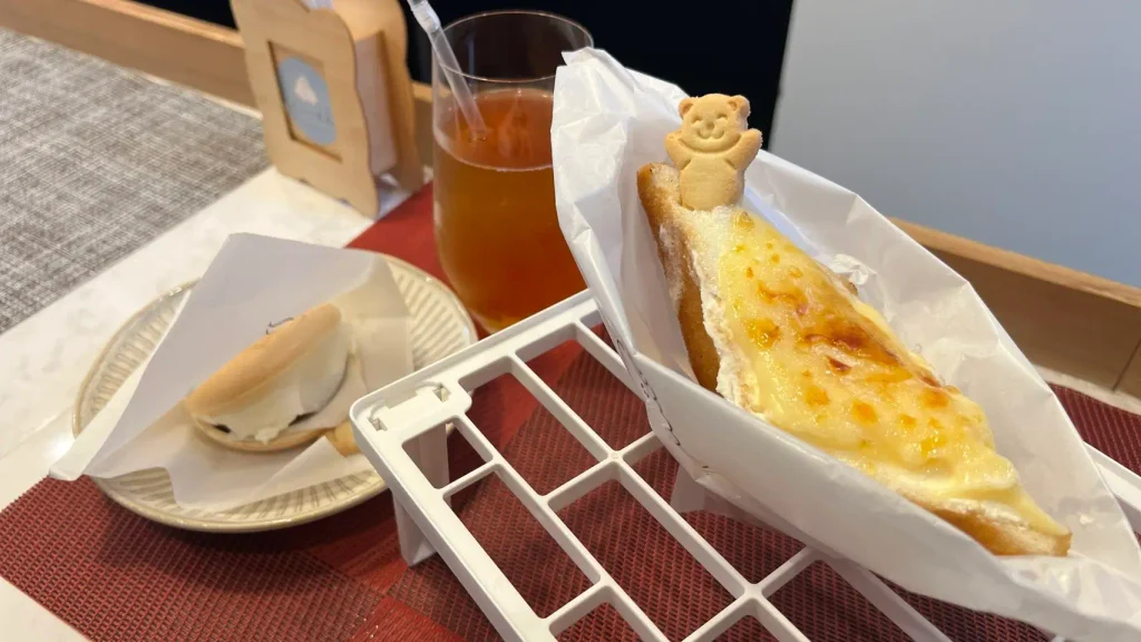 富士市【生クリーム専門店くりーむん】JR富士駅北口から西へ徒歩数分の場所に10月25日オープンした、甘さ超控えめのふわふわ生クリームをたっぷり使ったスイーツ店オープン！クリームブリュレトッピングが香ばしくって美味しい！求肥の入った生クリーム最中もおすすめ！ダヤンテールblog