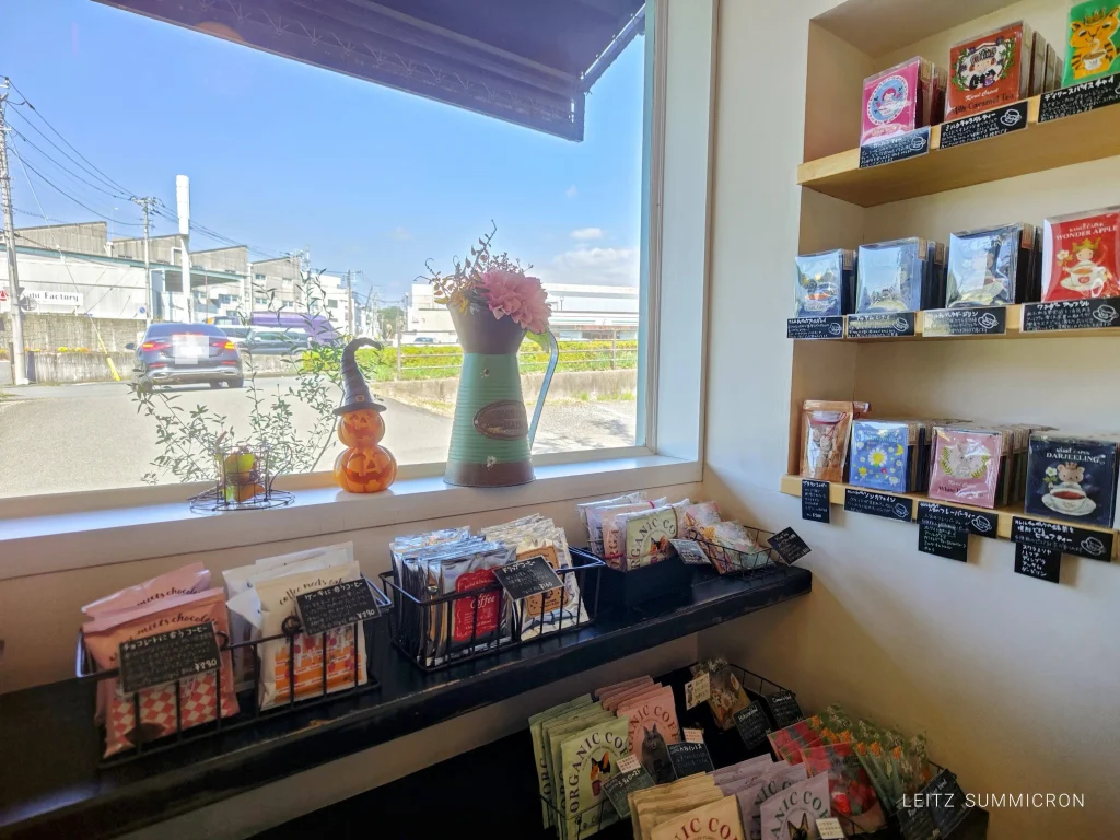 富士宮市【dimanche matin(ディマンシュマタン)】大きな窓から見える富士山を眺めながら、大人の秘密基地の様なイートインで季節のスイーツを!ダヤンテールblog